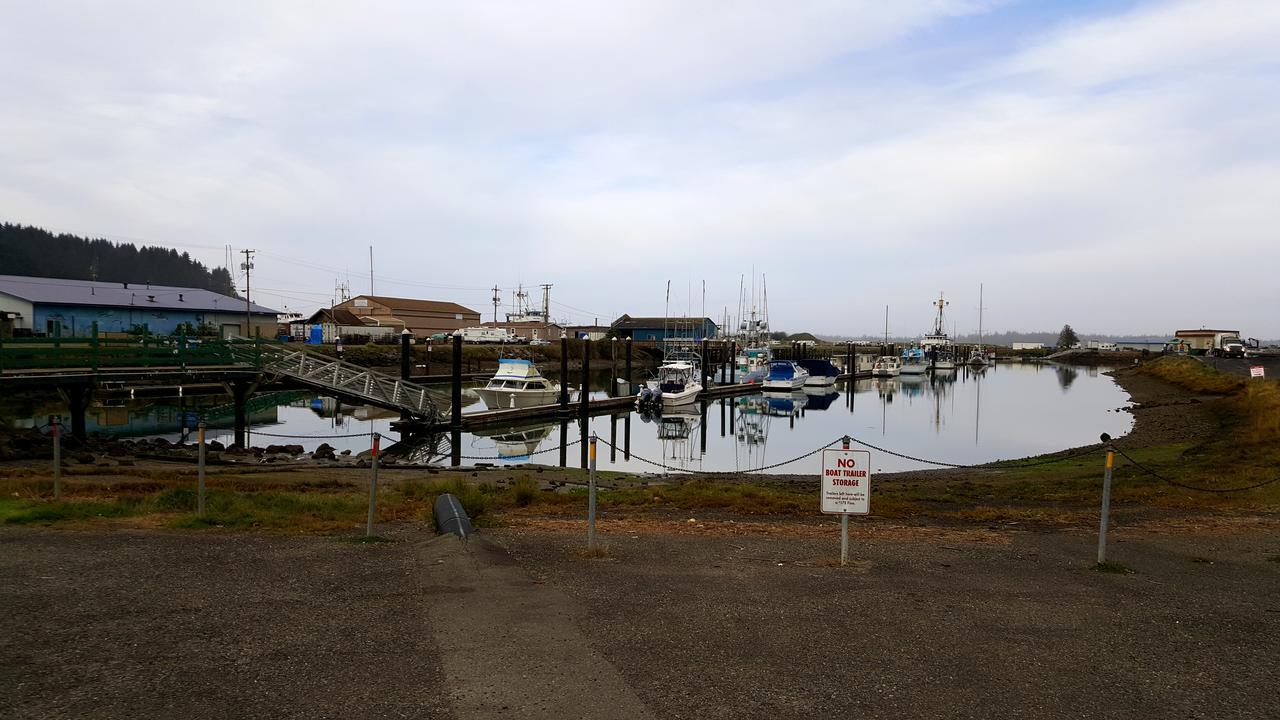Winchester Bay Inn Reedsport Exterior foto